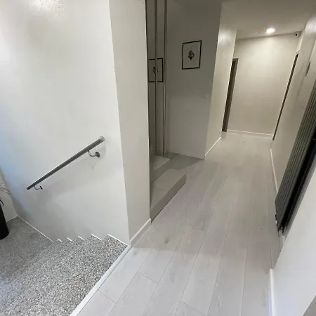 Centrum Διαμέρισμα *